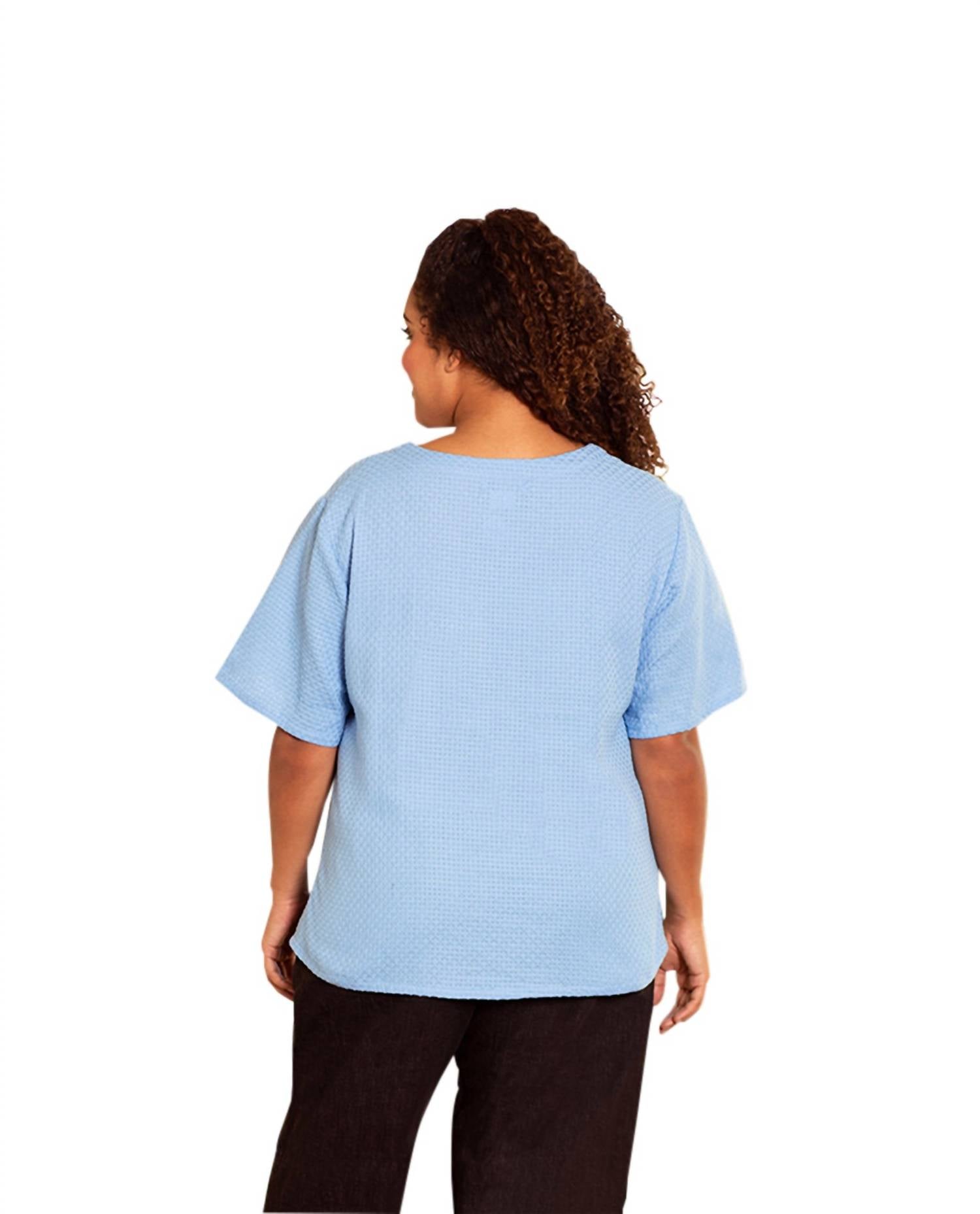 On The Plus Side - Ameli Cotton Short Sleeve V-Neck Top - Plus