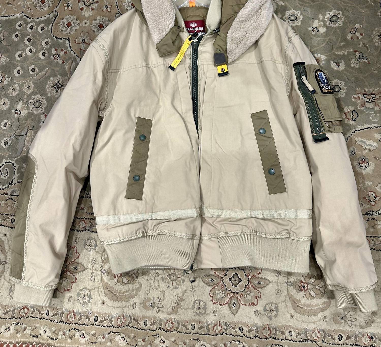 Parajumpers - gold b