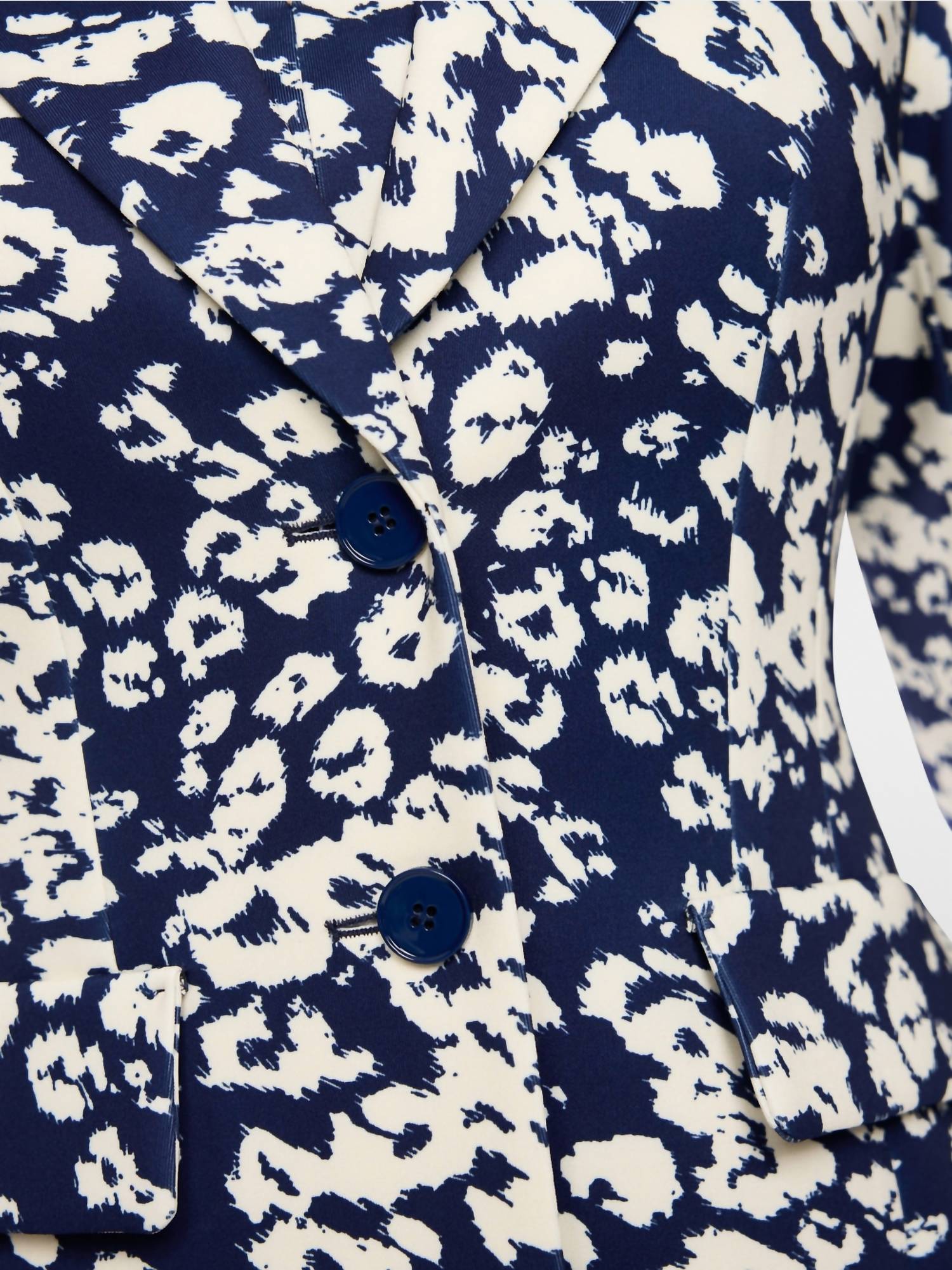 Marc Cain - Fitted Blazer with print