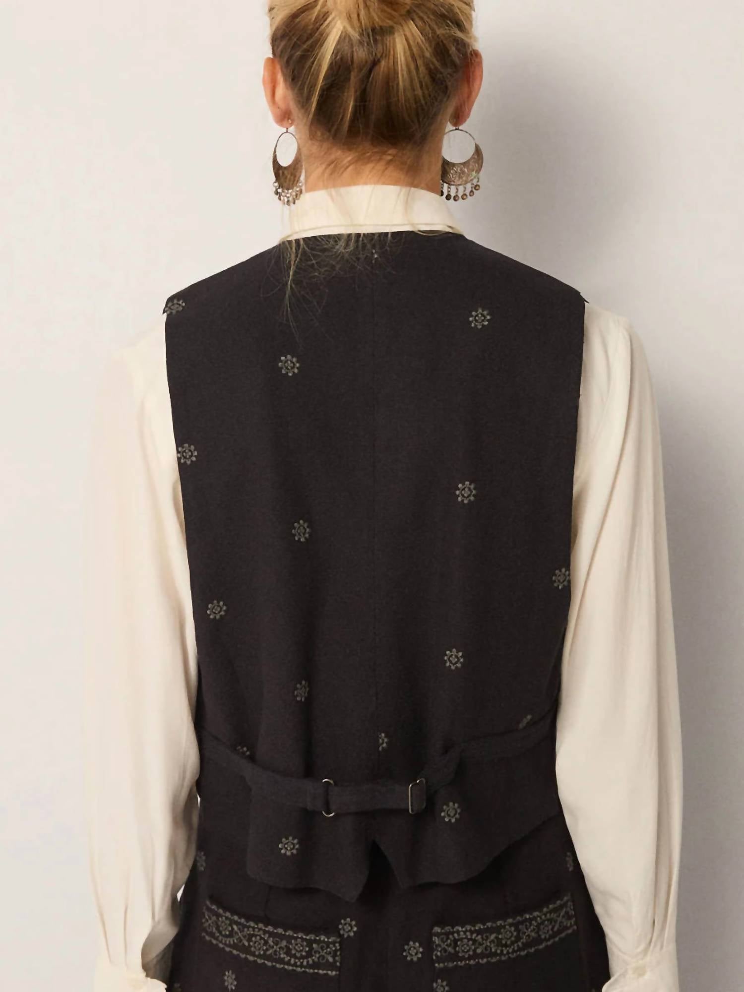 Maison Hotel - Lupita Sleeveless Vest