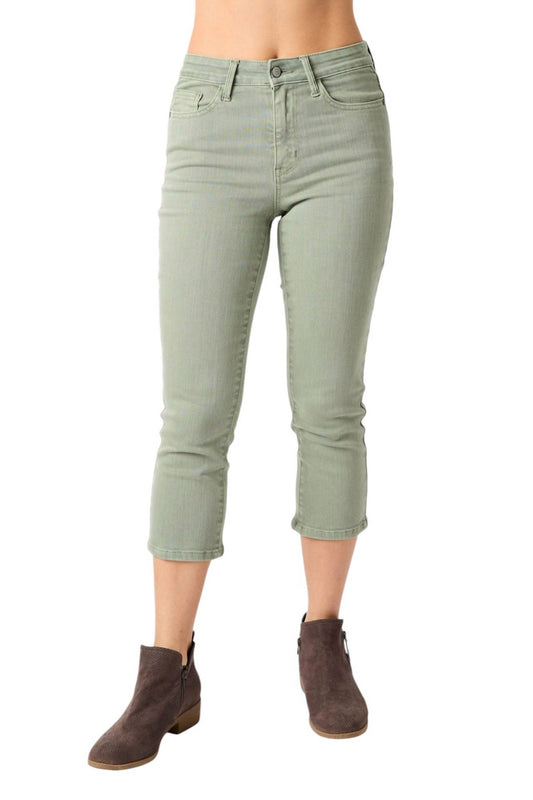 Judy Blue - MID RISE GARMENT DYED CAPRI DENIM