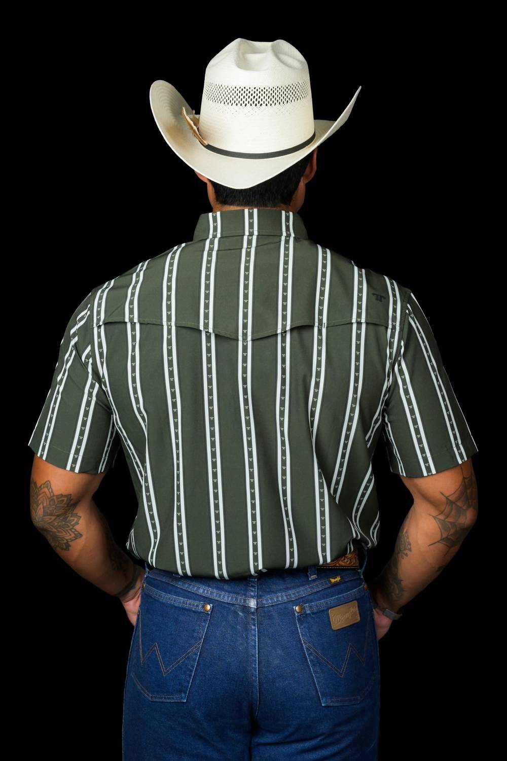 Ferrell Tucker Short Sleeve Snap Top in green - men's t-shirt - detail view