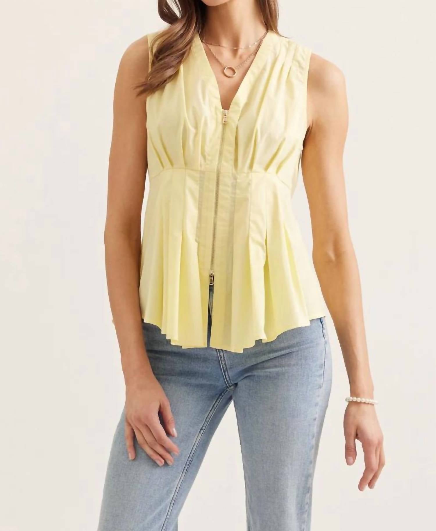 Entro - Sunny Zip Peplum Top