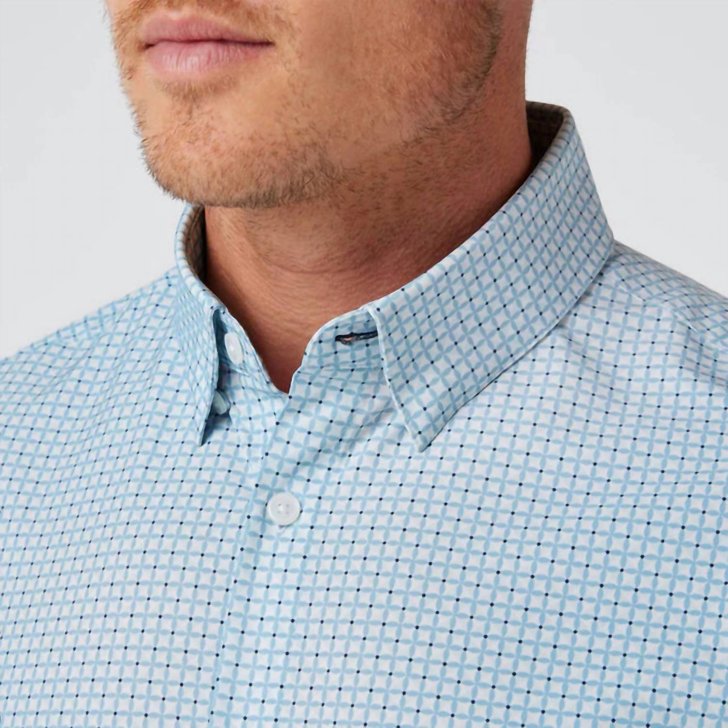 Mizzen + Main Leeward Long Sleeve Dress Shirt in steel blue tonal texture - men's shirt - detail view