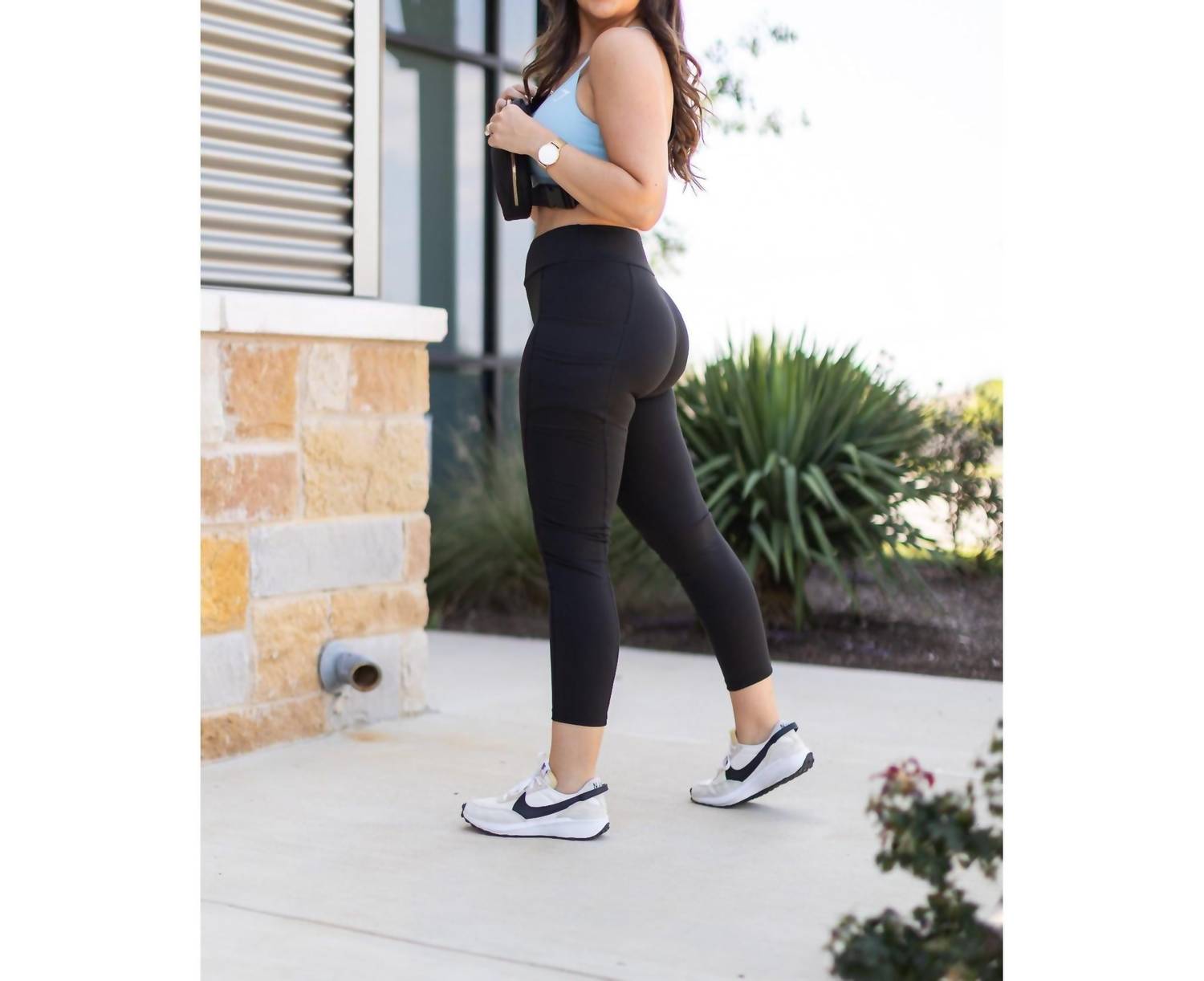 Julia Rose Shannon Double Pocket Sculpting Leggings in black 1 - women's pants - detail view
