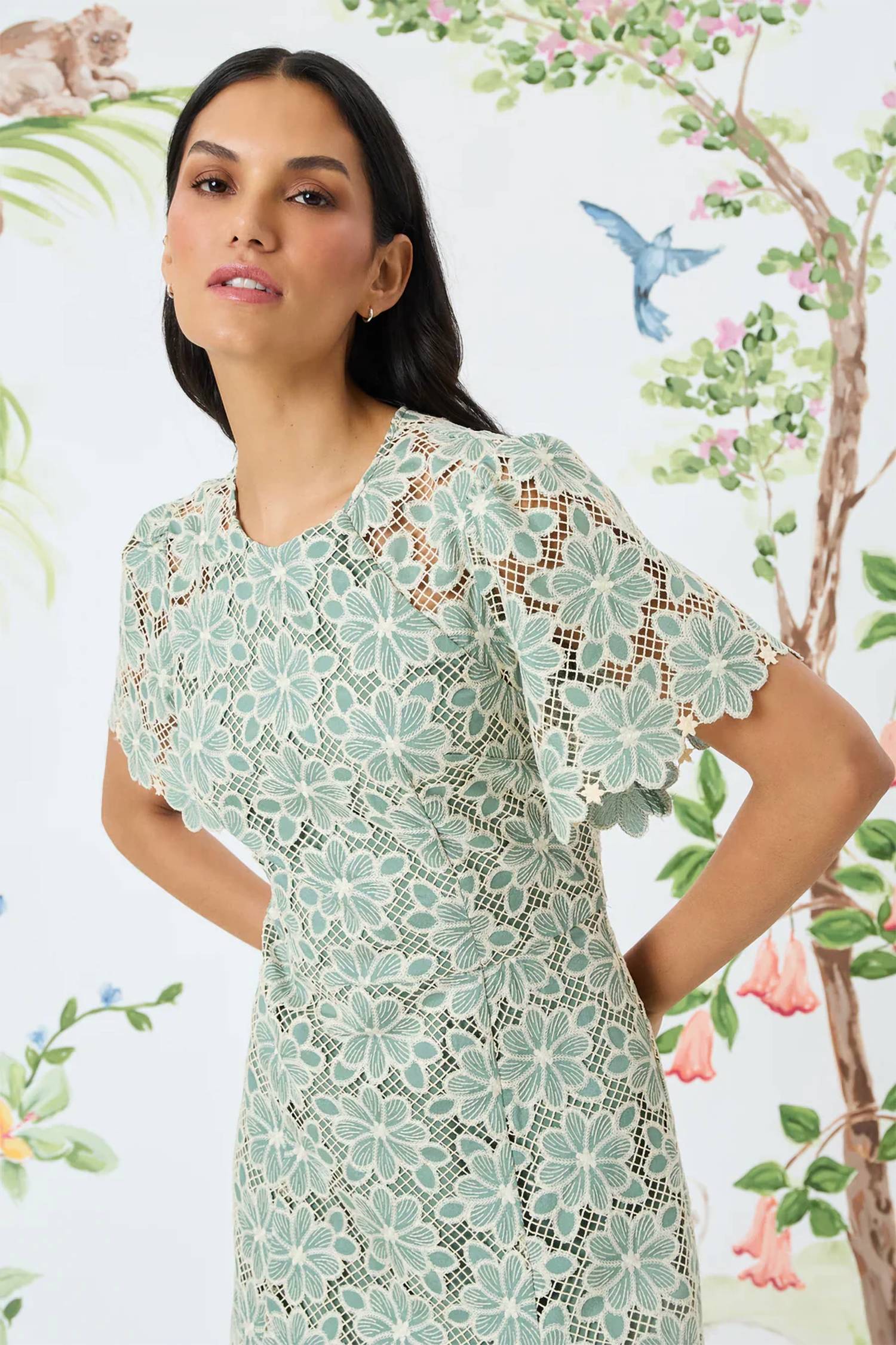 Maggy London - Floral Lace Midi Dress