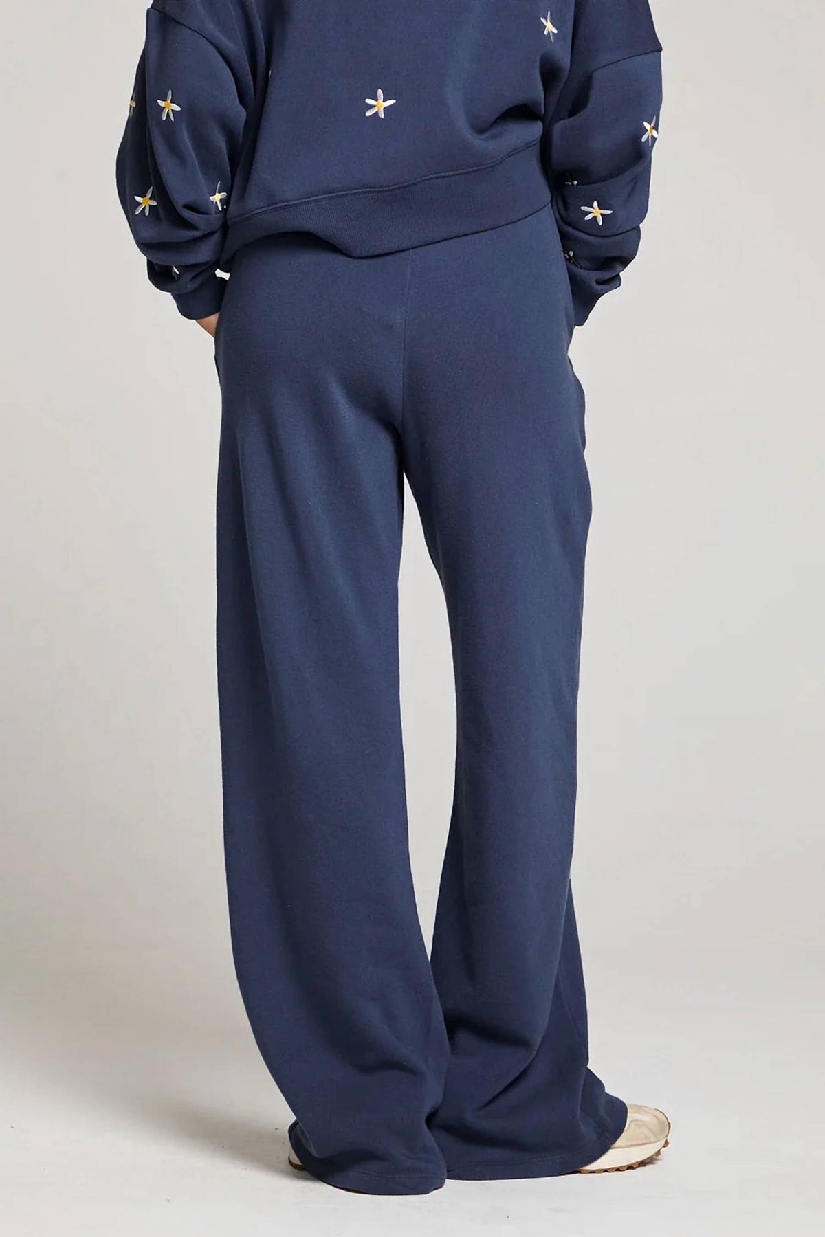 Chaser - Embroidery daisy pant