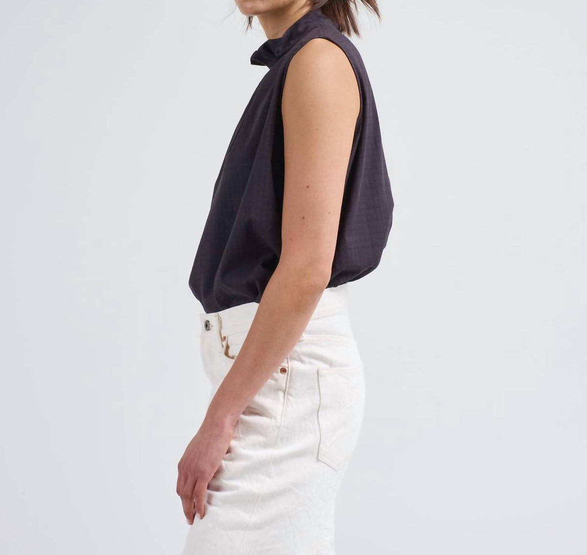 Chimala - Sleeveless Tuck Collar Blouse