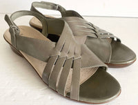 Clarks - Women's Loomis Cassey Sandal - green - leather - sandals