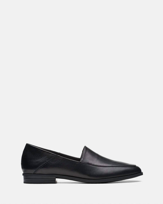 Clarks - Women's Sarafyna Freva Loafer - black - flats - leather