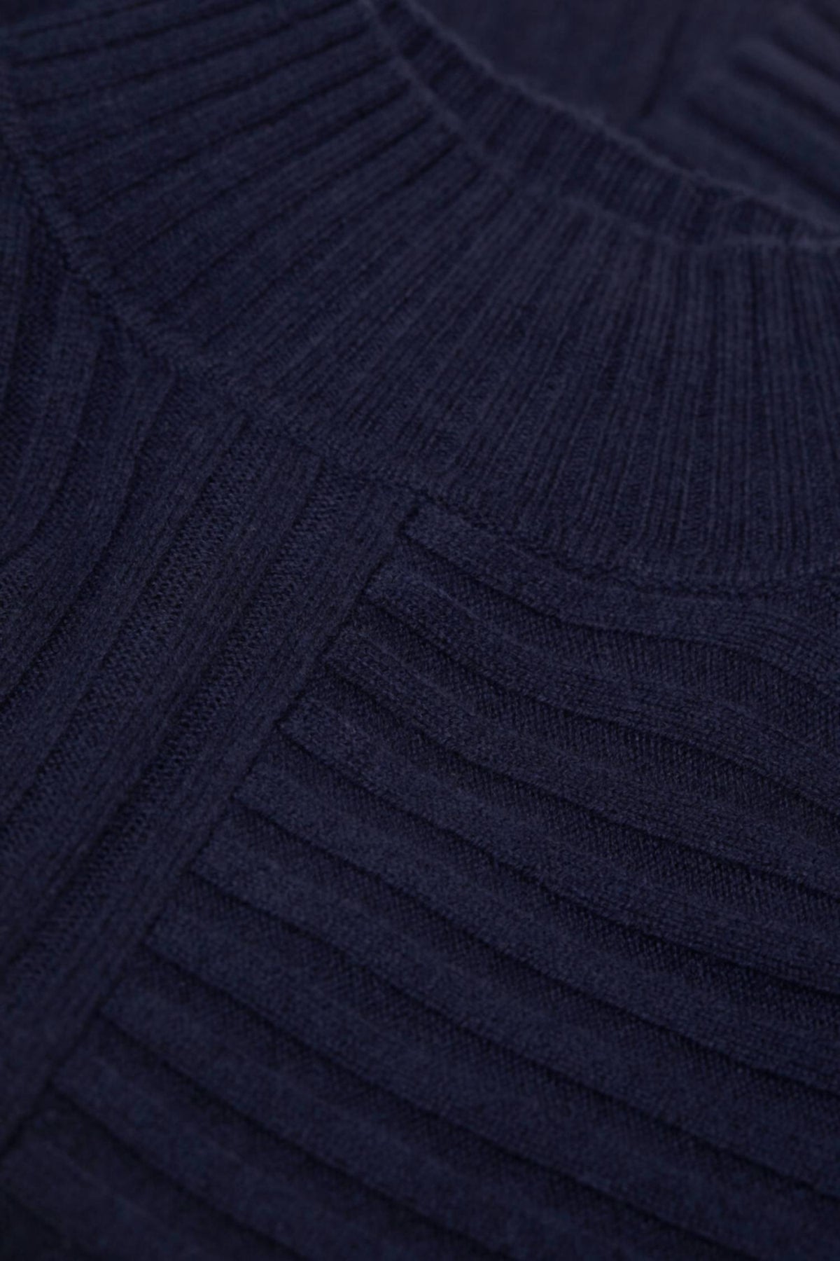 Closed - Turtle Neck Pullover