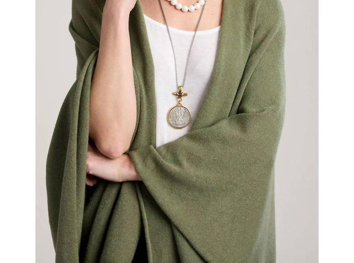 Cobblestone Living - Renata Knit Wrap
