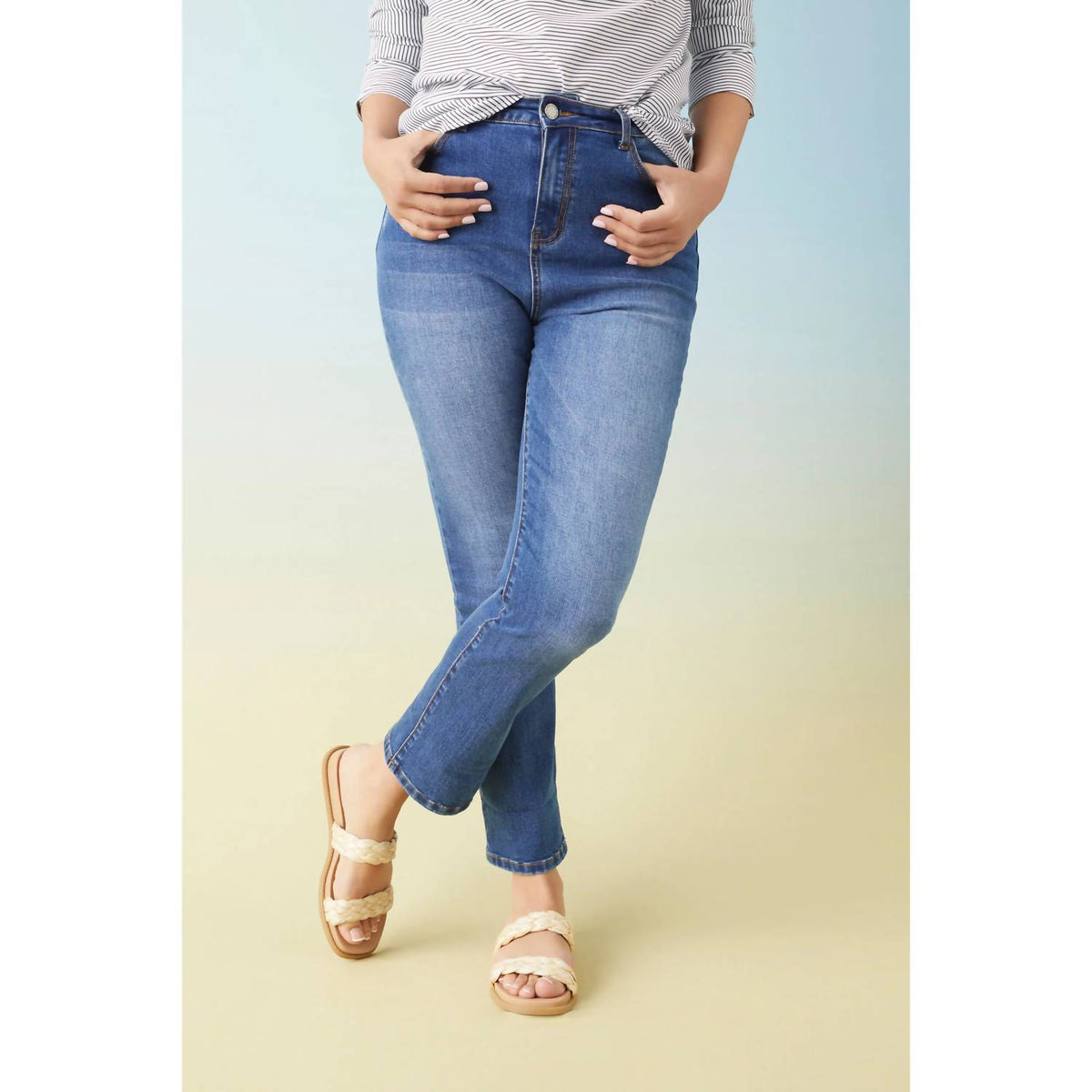 Coco + Carmen - EverStretch High Rise Boyfriend Capri