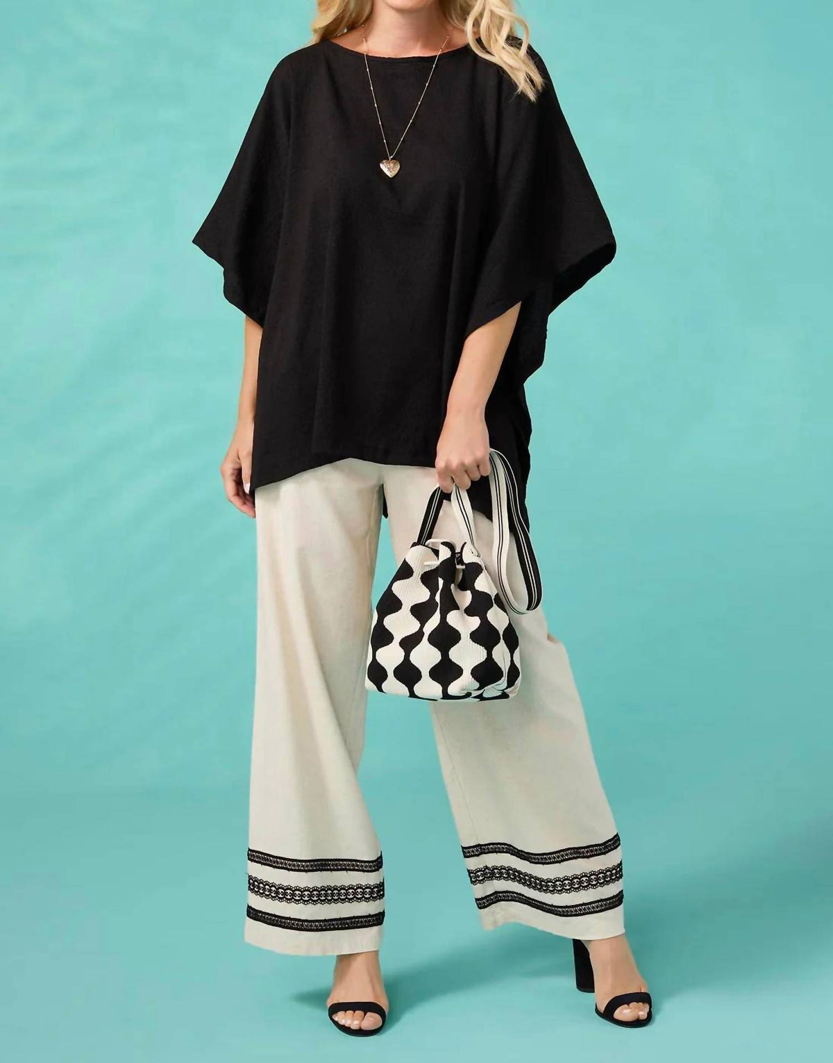Coco + Carmen - Gabriella Textured Poncho