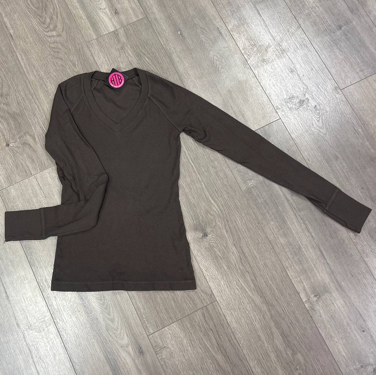 Crown Jewel - Long Sleeve Raglan V Neck Top