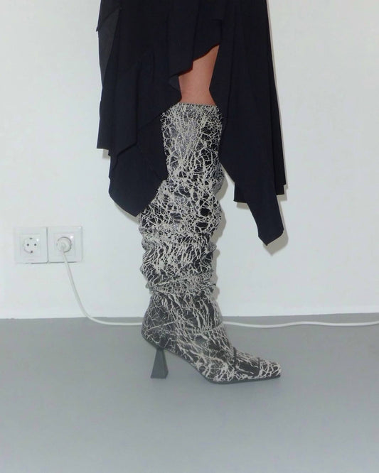 Dirt - Women's Cracked Gathered Boots