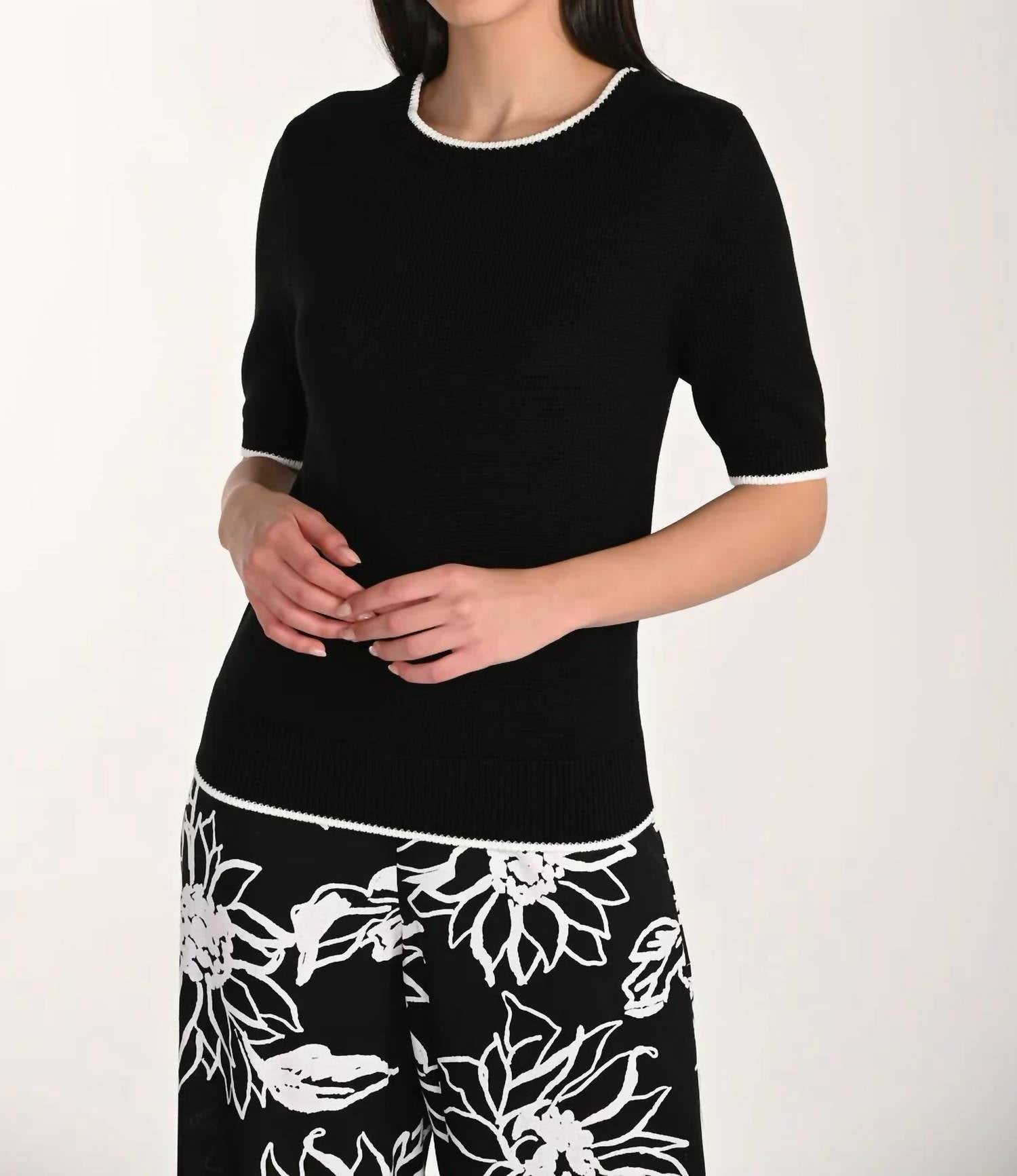 Frank Lyman - Brixton Ribbon Detailing V-neck Top