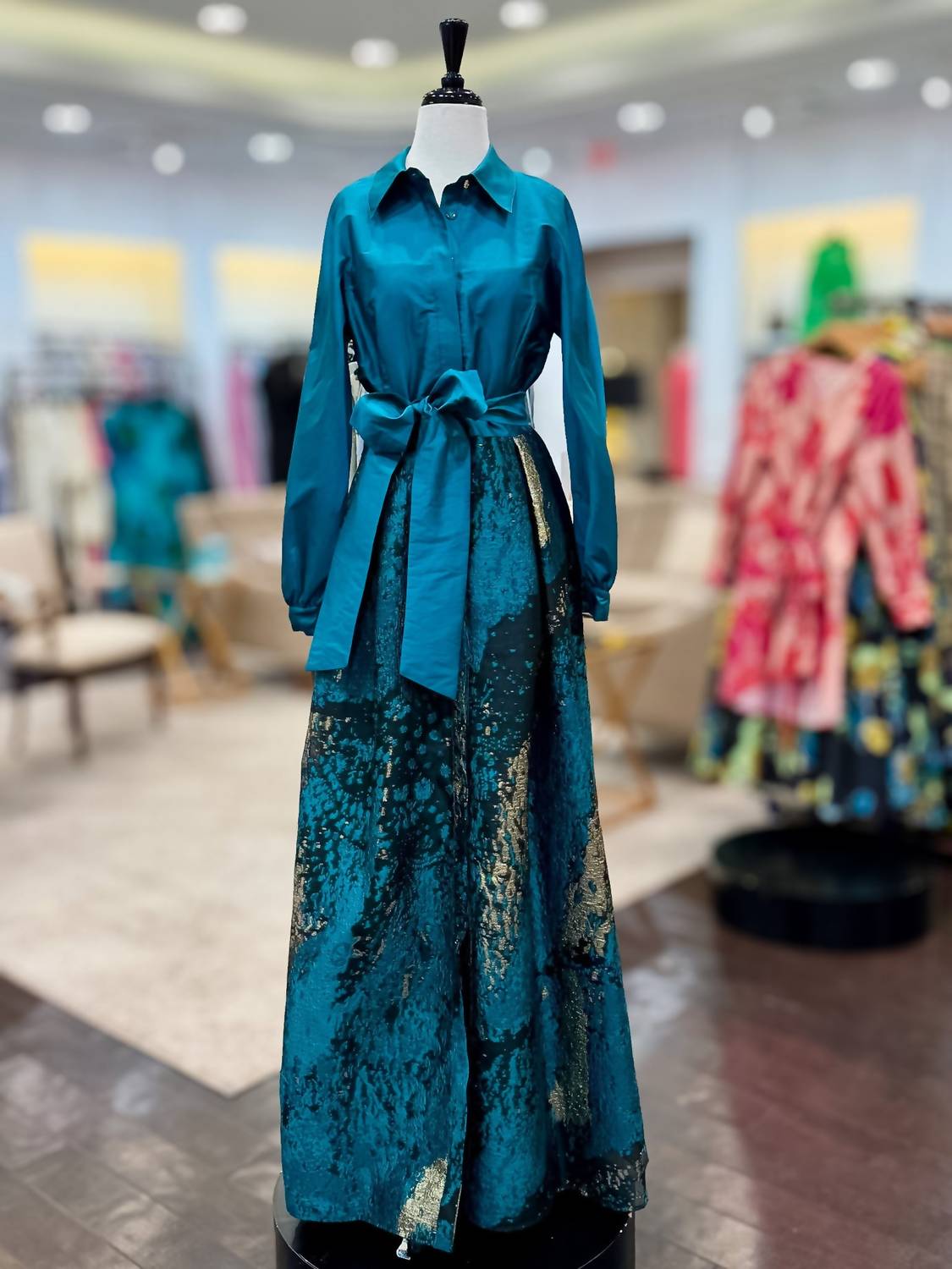 Teri Jon - Jacquard Belted Shirt Gown