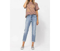 Judy Blue - Curvy Capri Mid Rise Jean