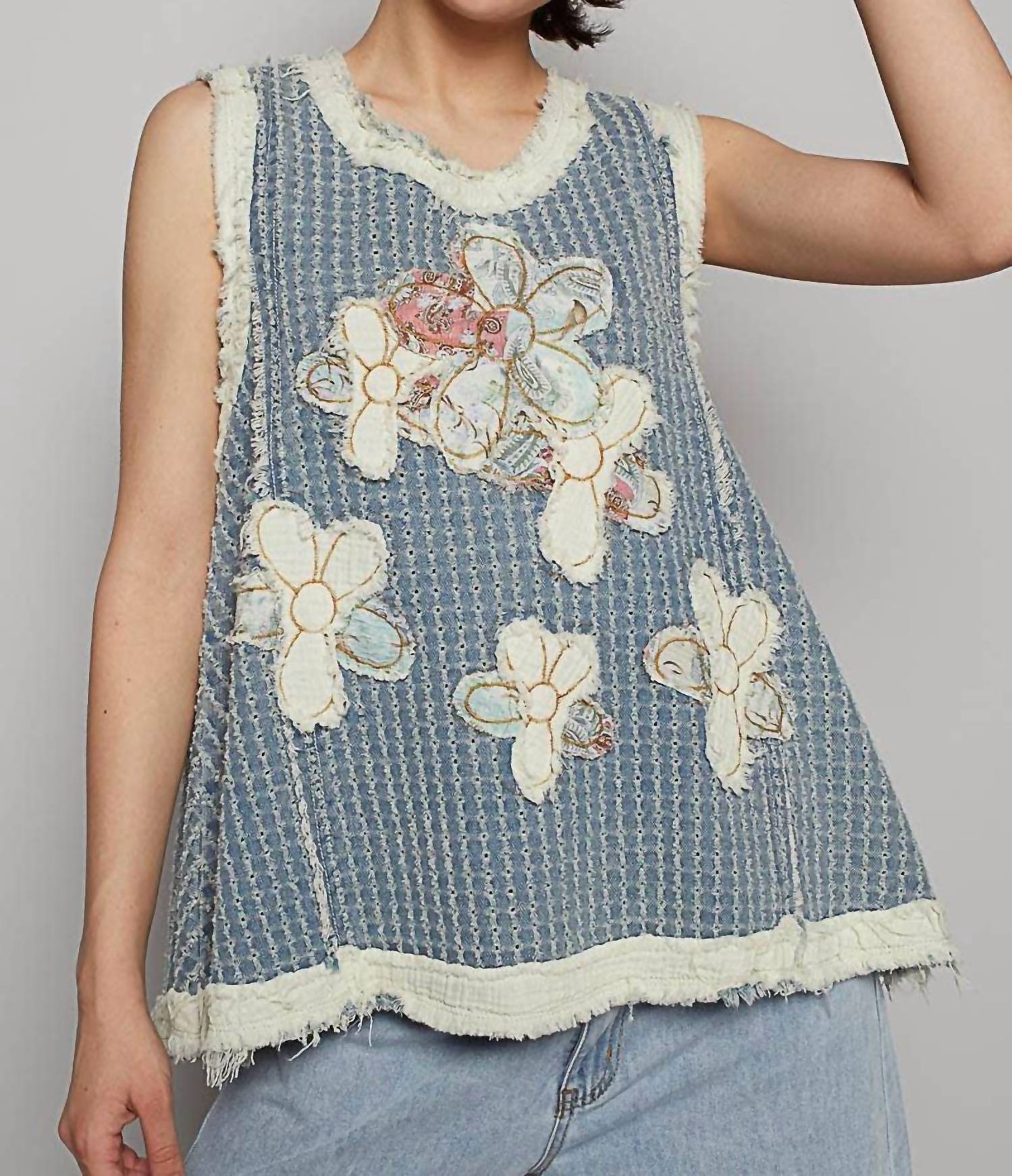 Pol - Round Neck Sleeveless Flower Patch Top