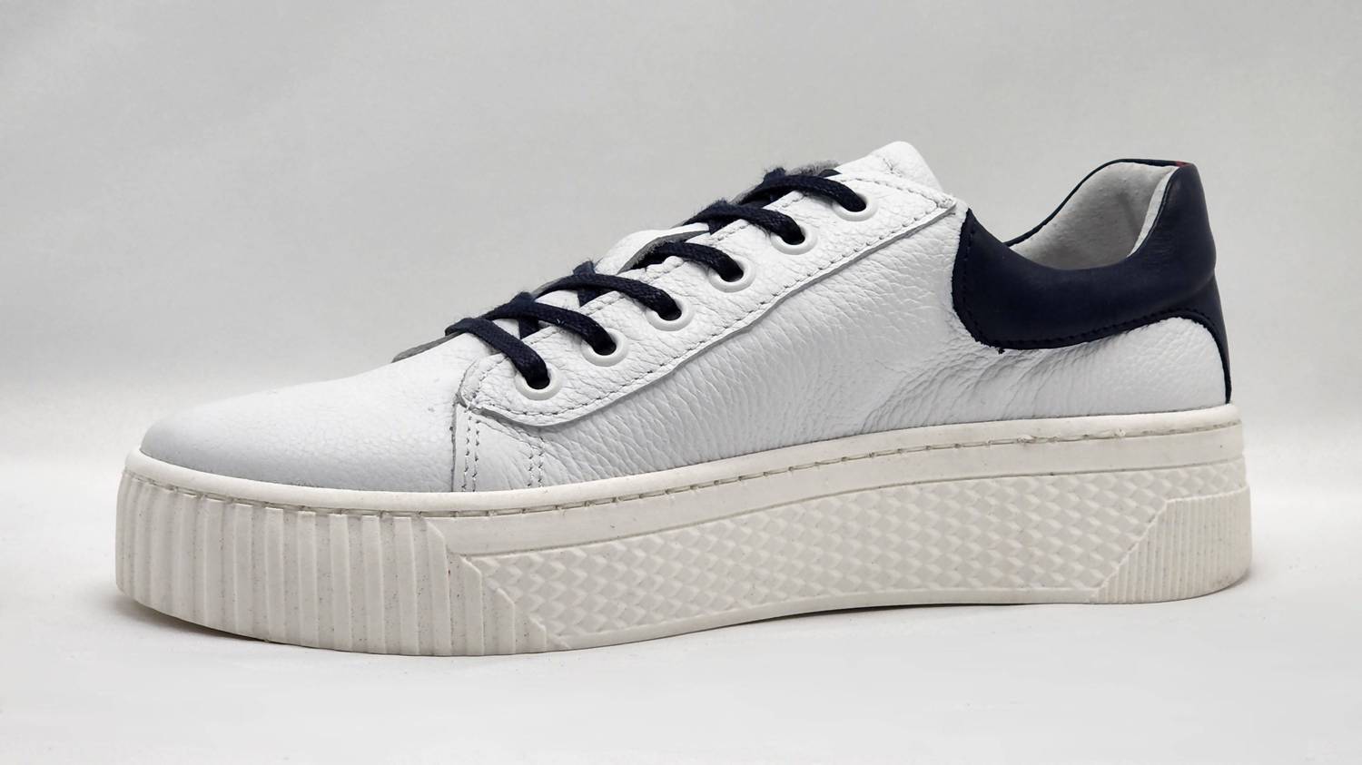 Kcr Group - Women's Classic Leather Sneakers