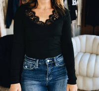 Bluivy - The Soft Silhouette Lace Top