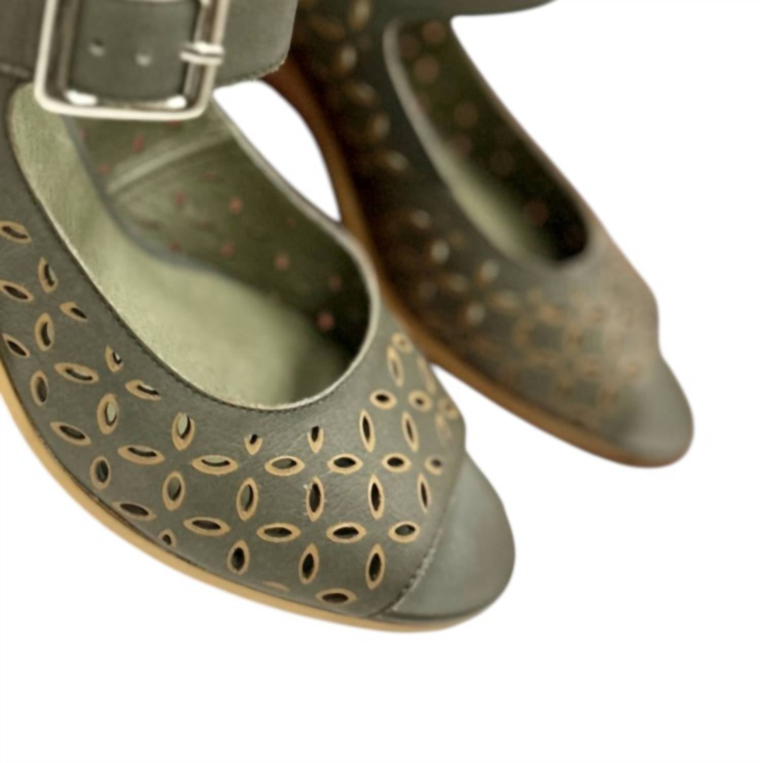 Django & Juliette - Women's Braden Sandal