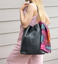 Risa - Women's Lila Pocket Tote