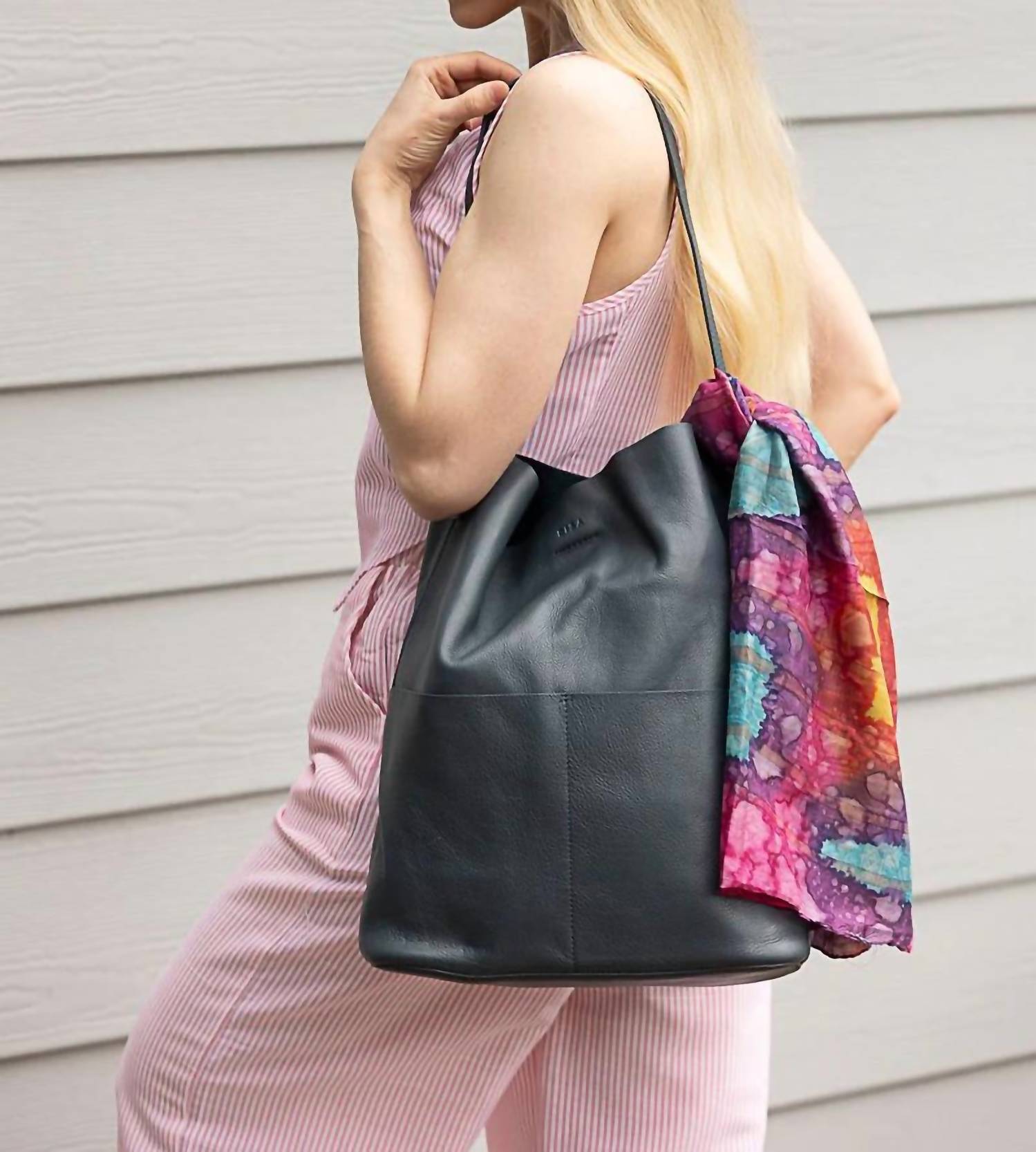 Risa - Women's Lila Pocket Tote