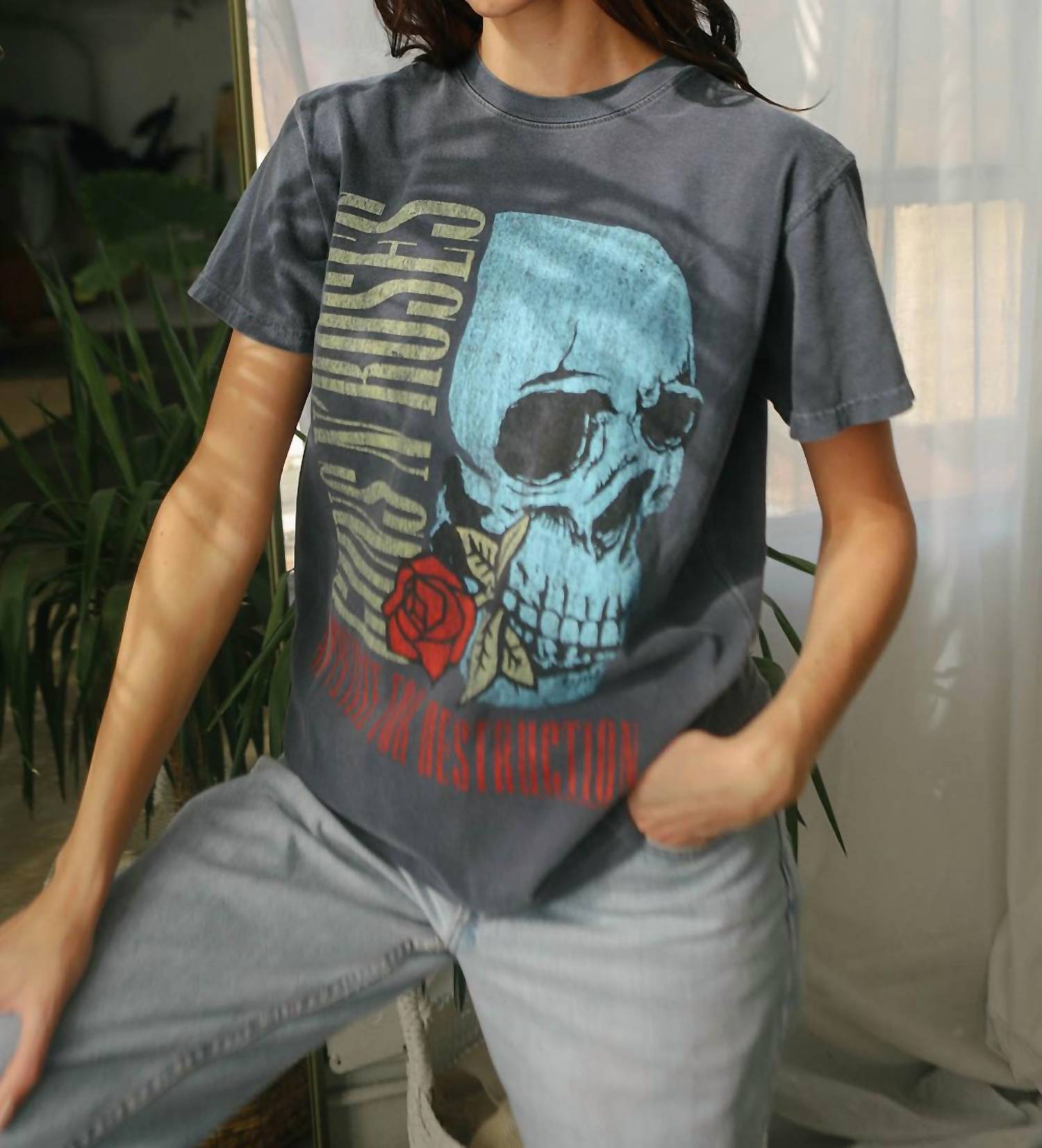 People Of Leisure - Guns N Roses Flower Skull Tee