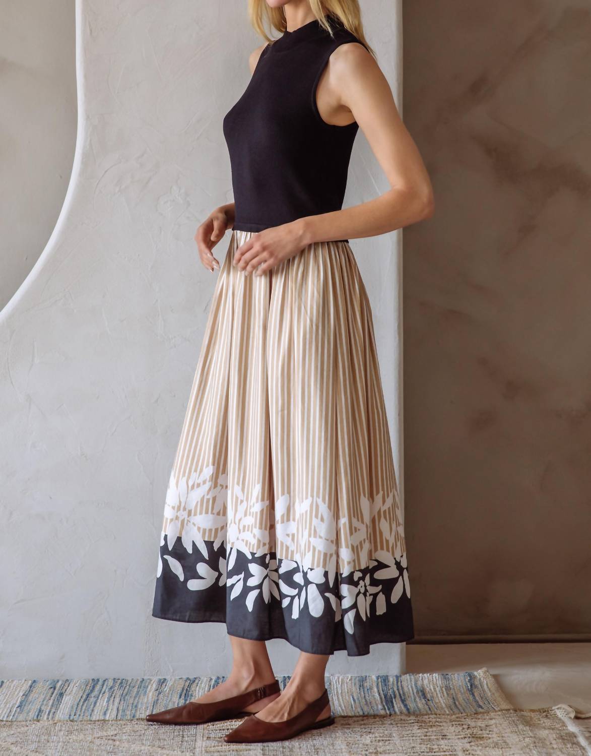Skies Are Blue - Sleeveless Mix Media Border Print Dress