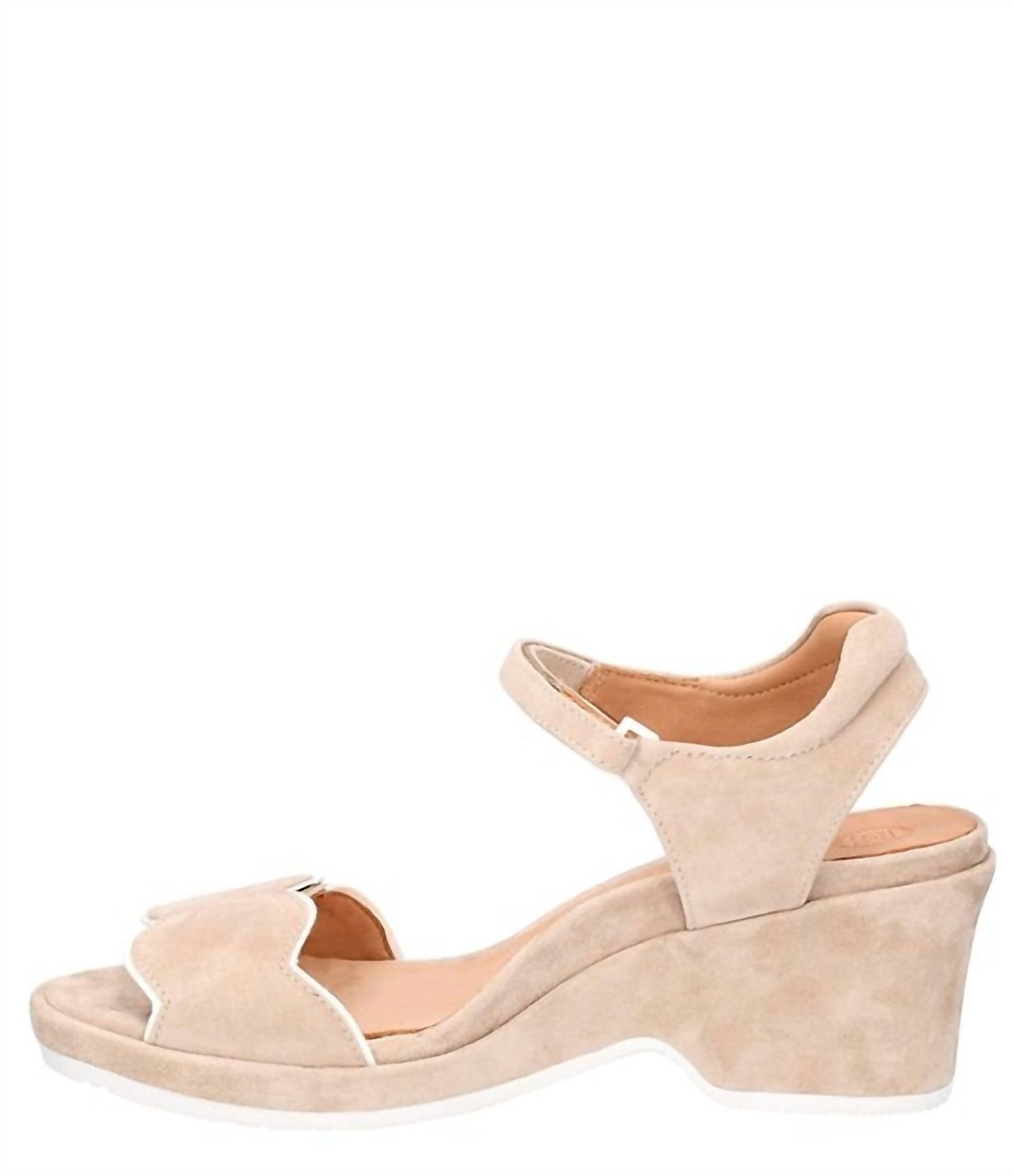 L'Amour Des Pieds - Women's Marora Sandal