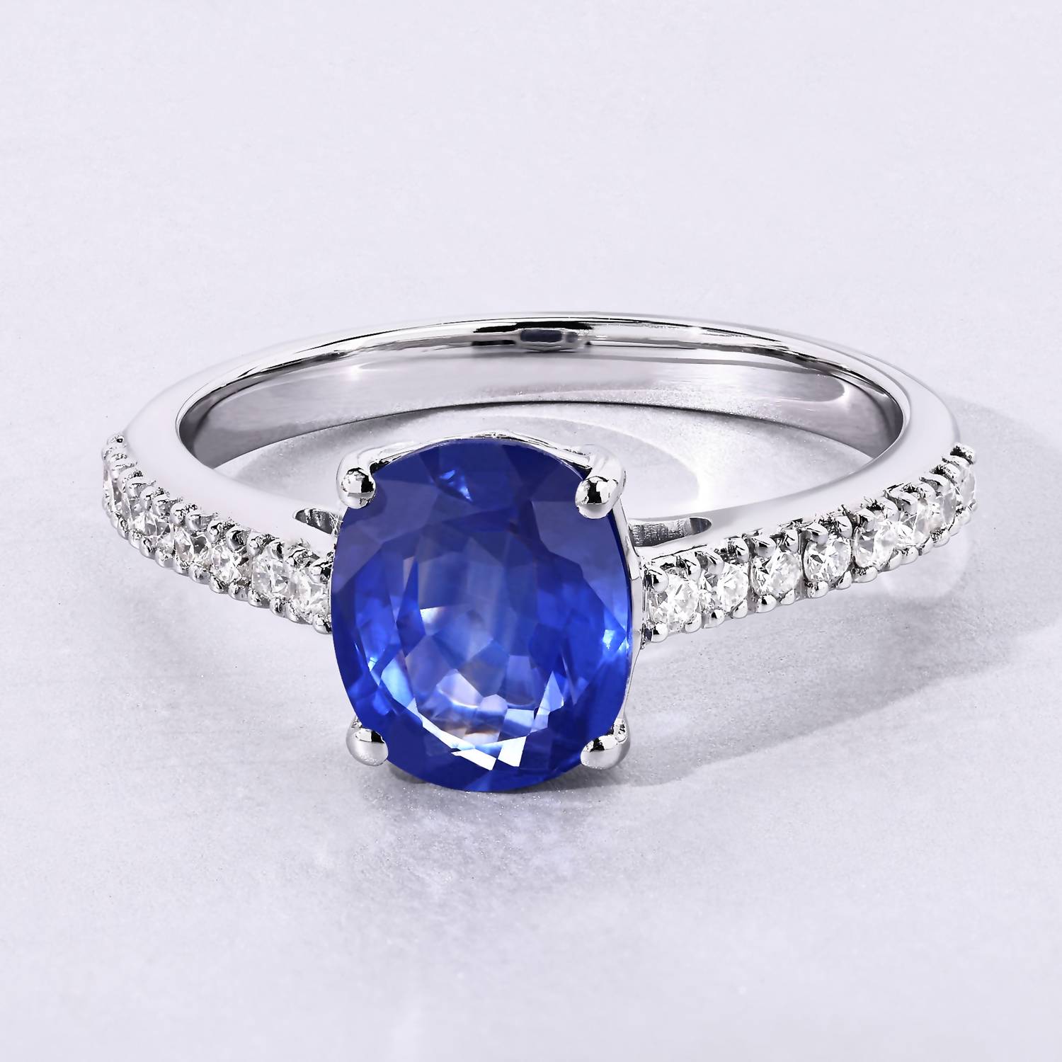 Diana M Jewels Women's Cushion Natural Sapphire Fashion Ring (2.64 Ct) - Signature in 18k white gold - women's jewelry - detail view