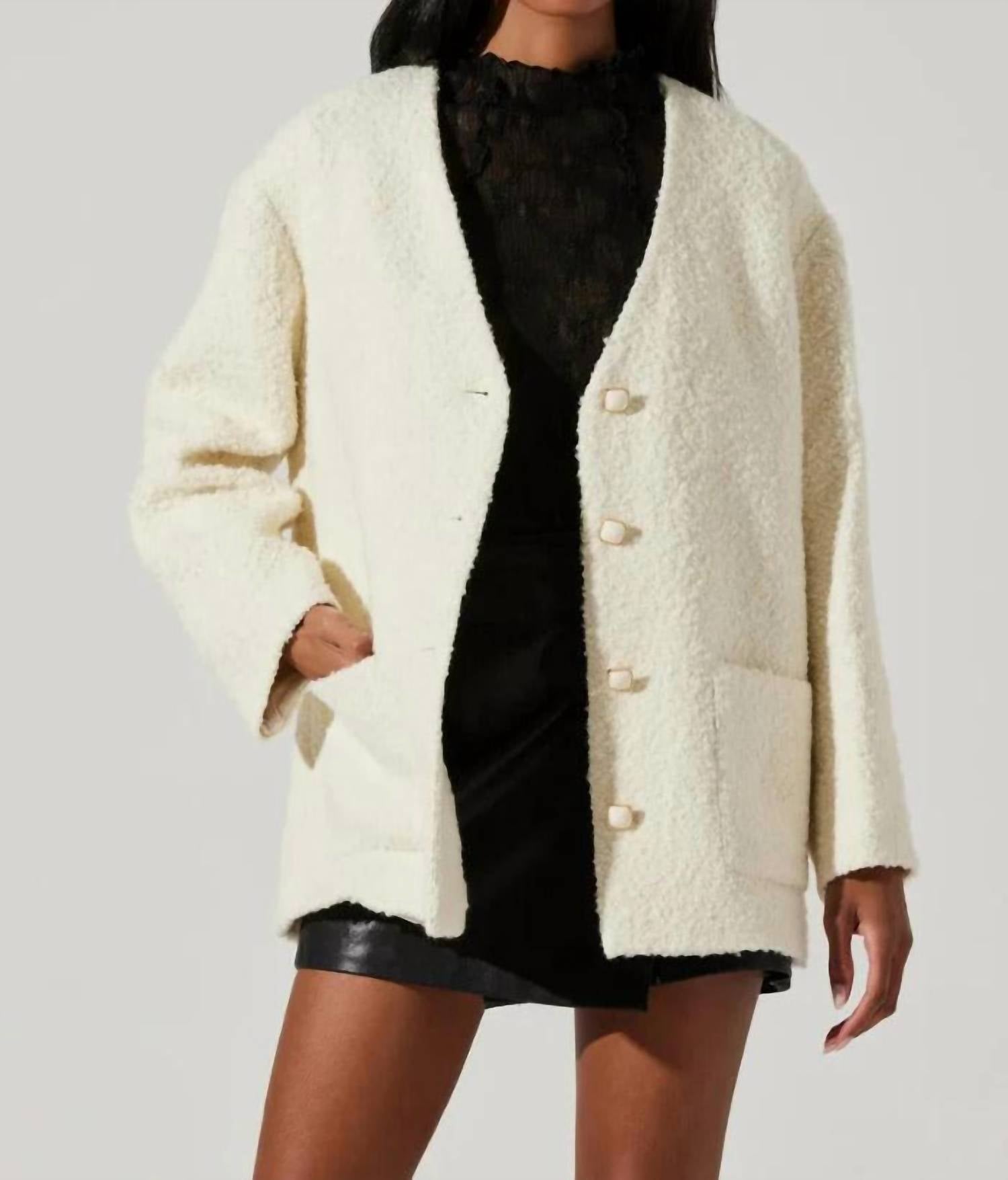Astr - Maidy V-neck Coat