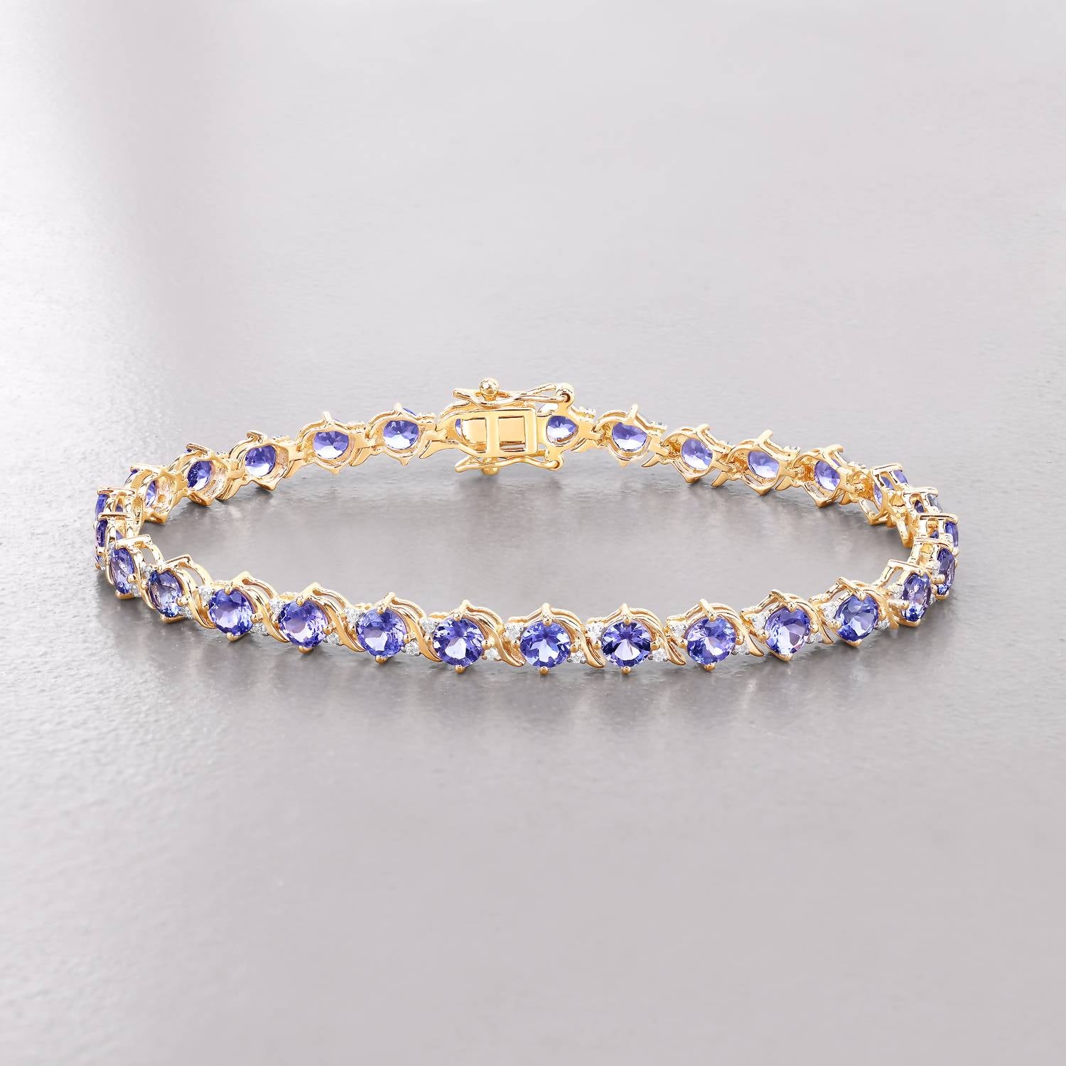 Diana M Jewels Women's Round Natural Tanzanite Bracelet (6.93 Ct) - Elegant in 14k gold - women's jewelry - detail view