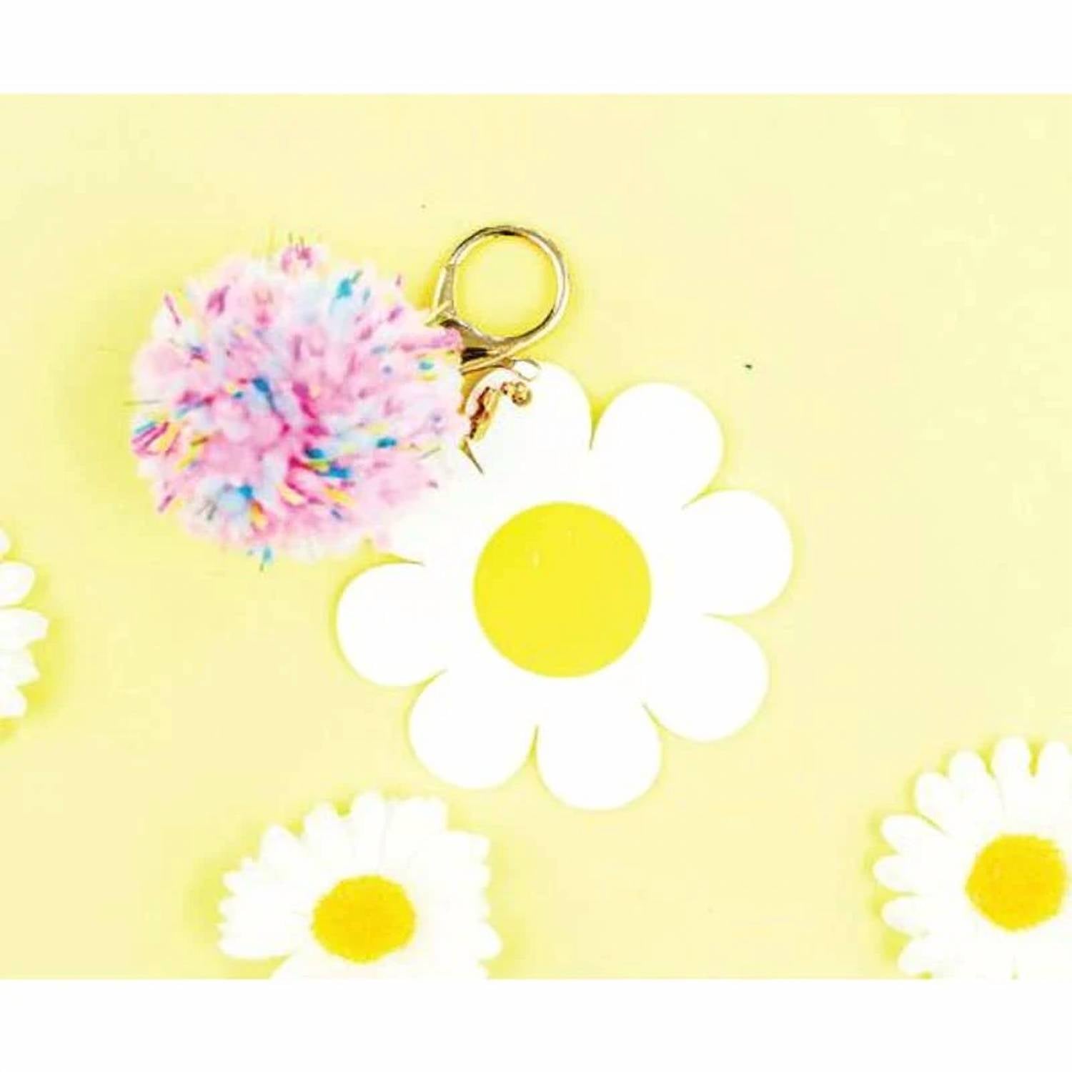 Taylor Elliott Designs - Women's Daisy Darling Keychain