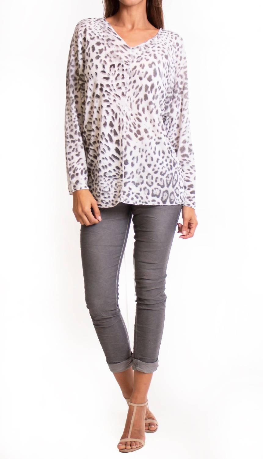Gigi Moda - Cammie Leopard V-neck Sweater