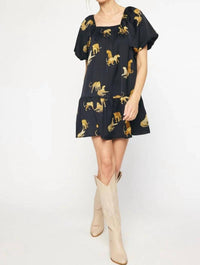 Entro - Giving Fierce Energy Curves Shift Dress Curves