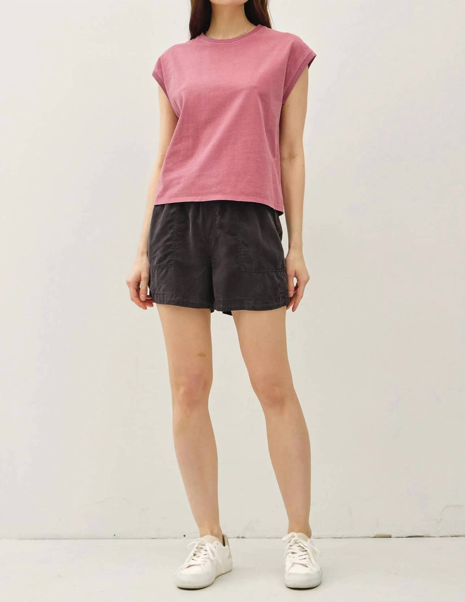 Be Cool - Linny Acid Wash Cap Tee