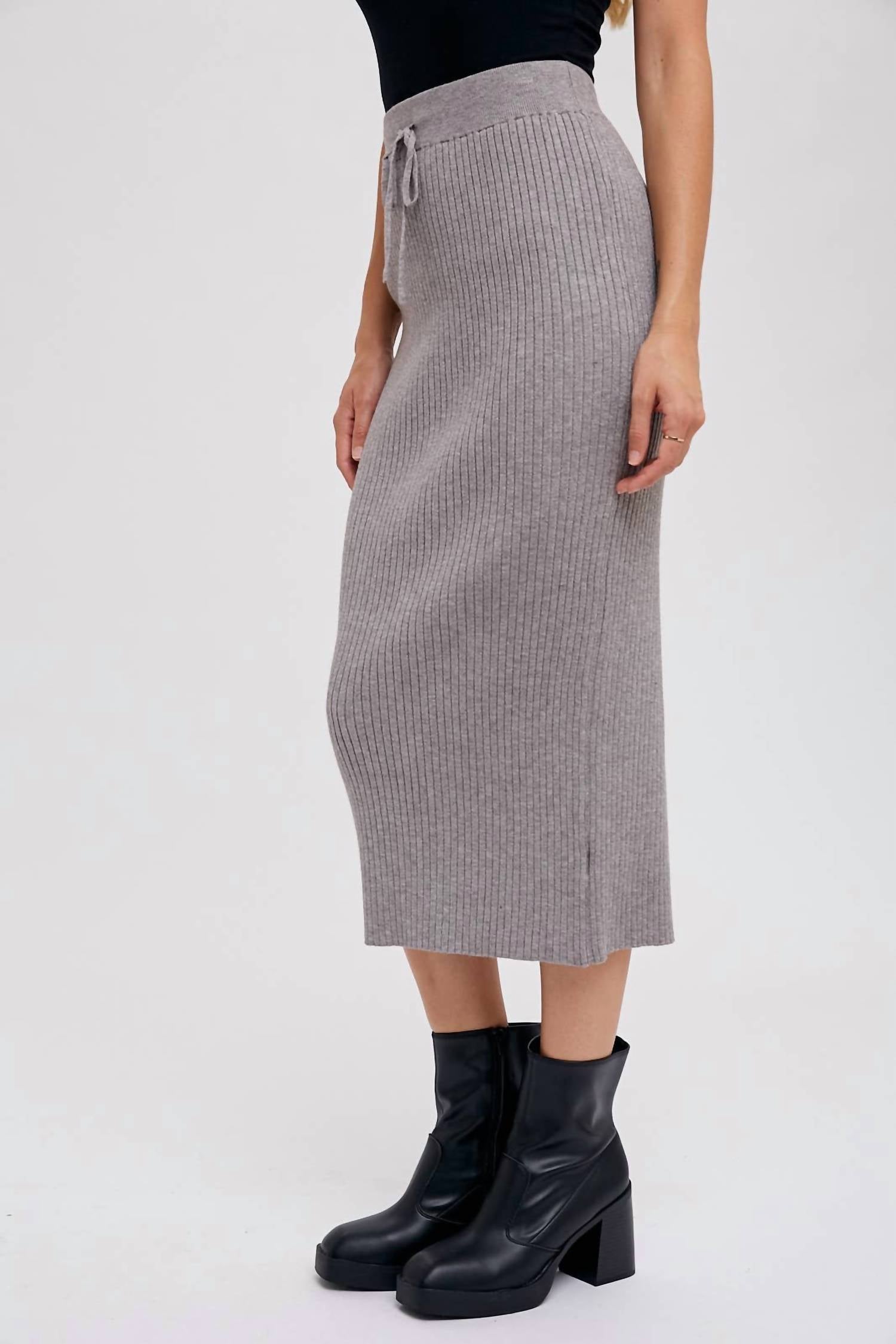 Bluivy - Ribbed Knit Midi Skirt
