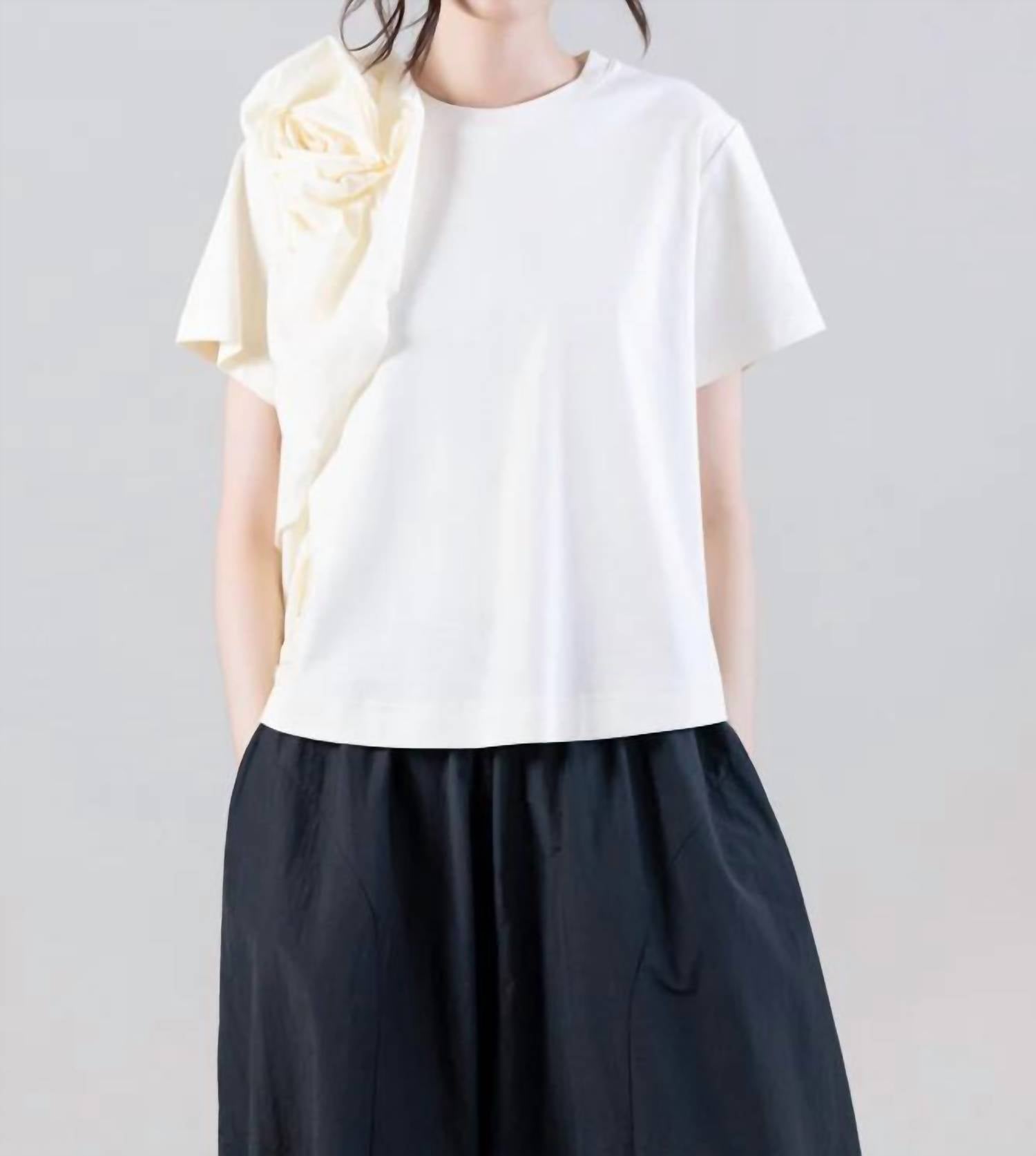 Psophia - Short Sleeve Poplin Top With Flower Detail