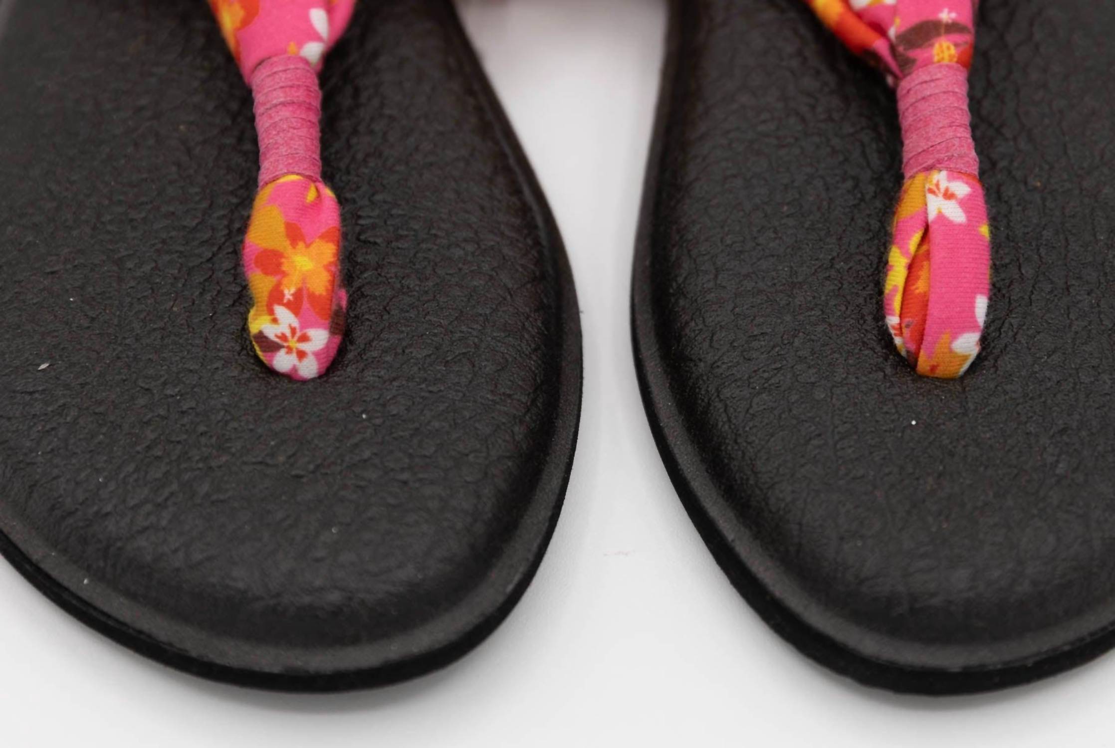 Sanuk - Yoga Sling 2 Floral Flip Flop Thong Sandals