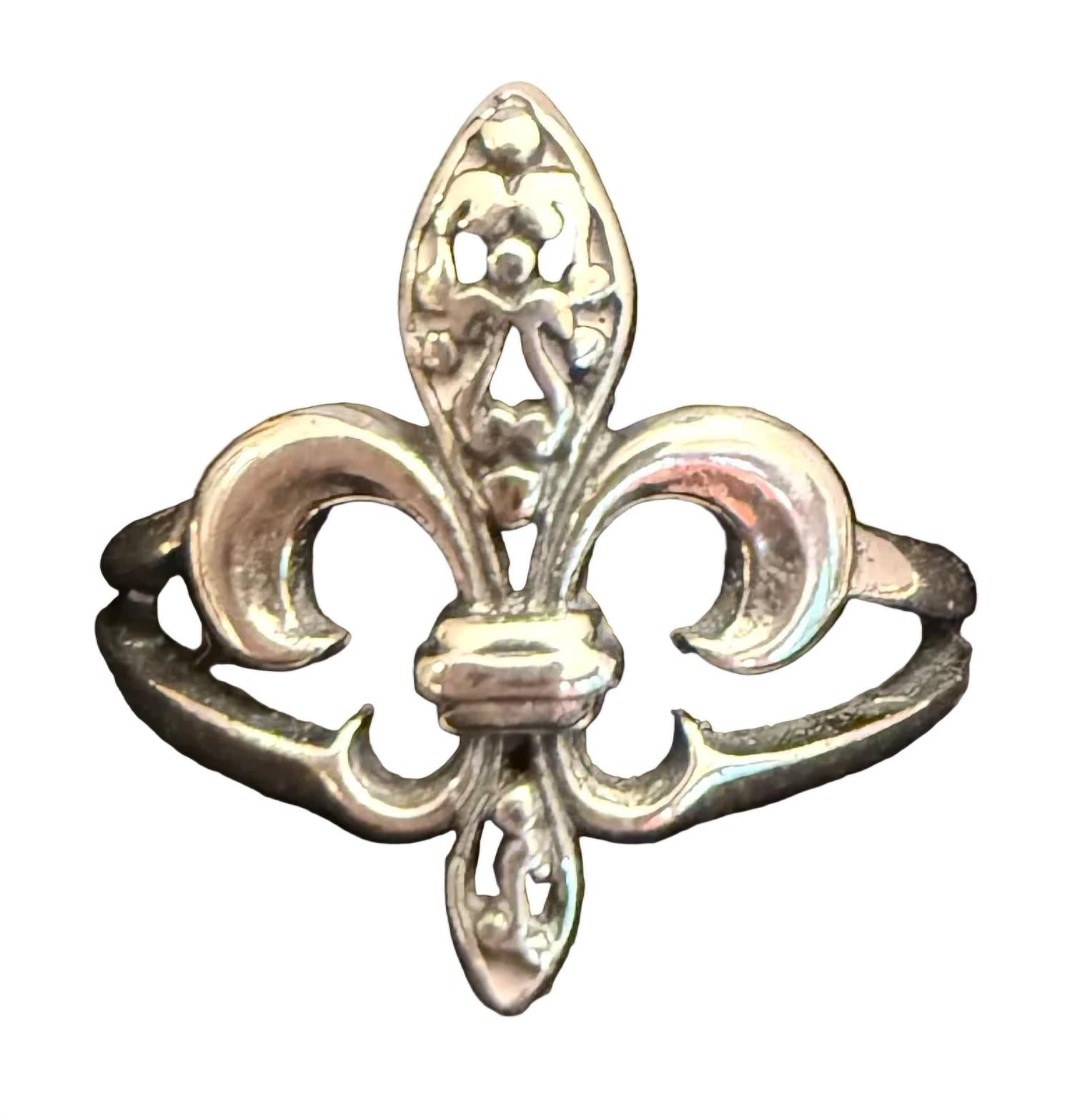 Madison - Women's Filigree Fleur De Lis Sterling Ring