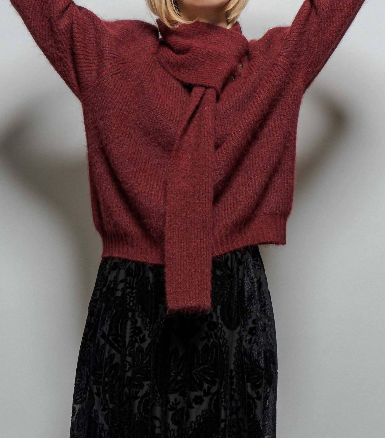Urban Daizy - Detachable Scarf Ribbed Knit Sweater