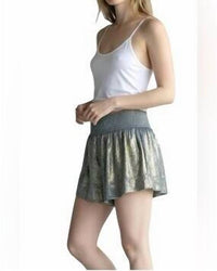 QUEEN OF SPARKLES Wavy Swing Short in dark silver - women's shorts
