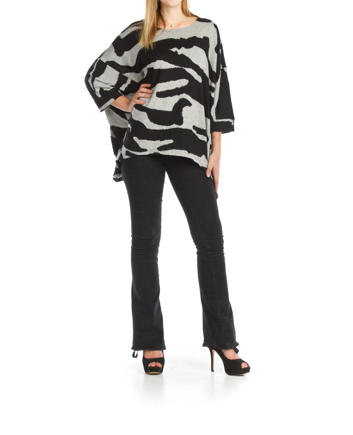 Papillon - Knit Animal Print Oversized Sweater