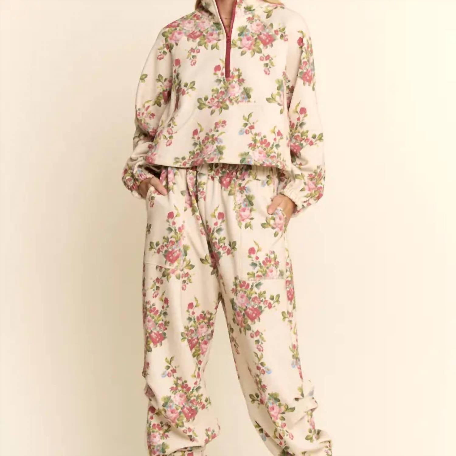 Davi & Dani - Susan Flower Bouquet Sport Top Elastic Waist Pants Set