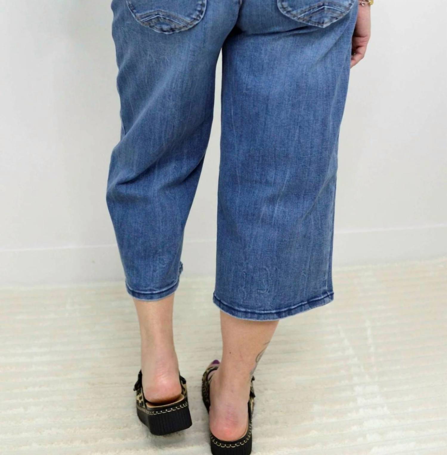 Democracy - Hook & Bar Relaxed Capri Jeans