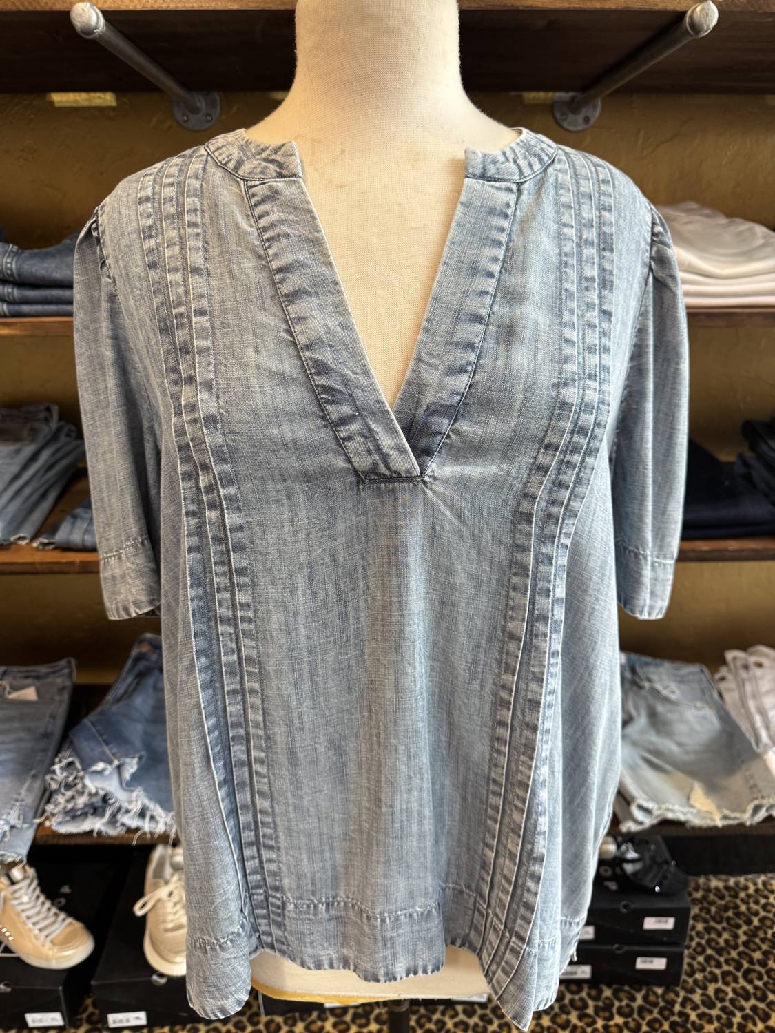 Ivy Jane - Bell Sleeve Tuck Top