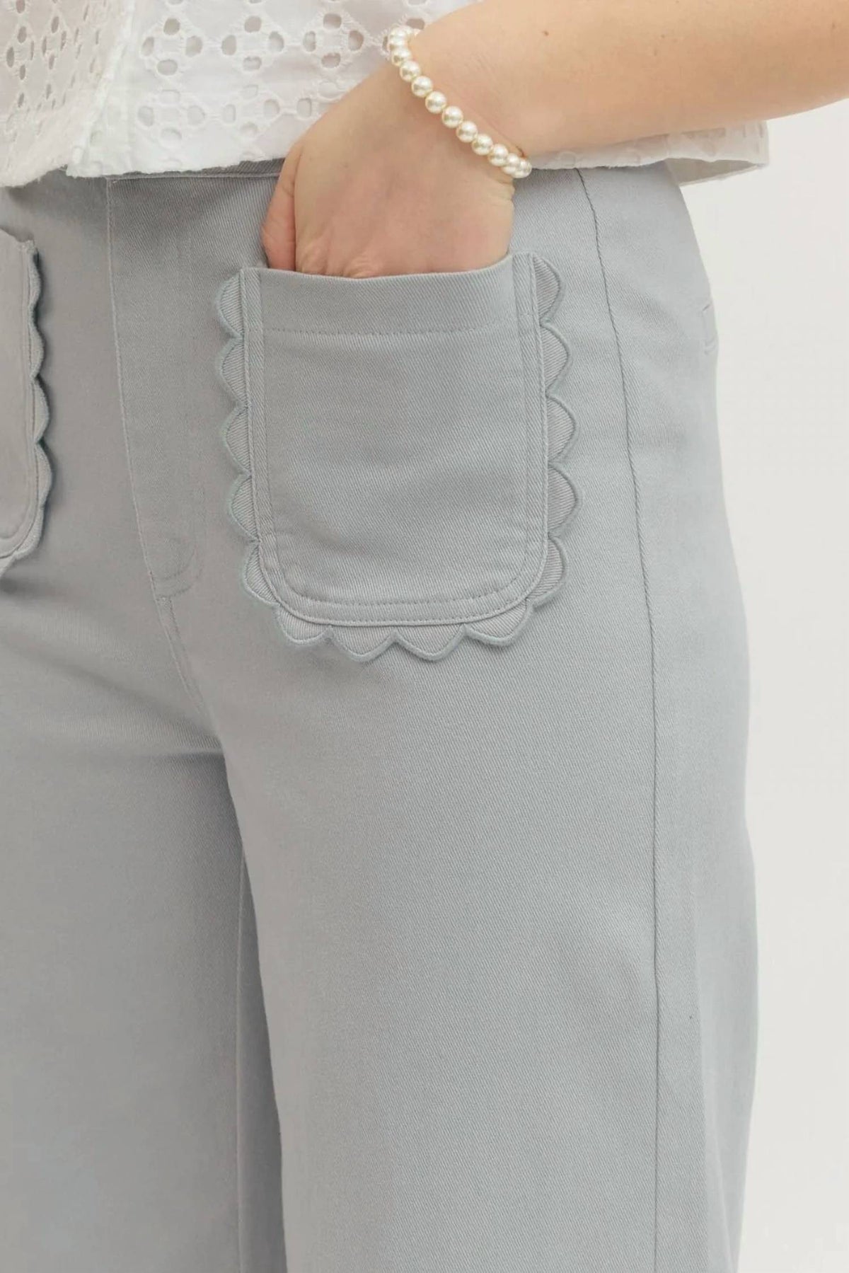 Entro - Solid Wide Leg Scallop Pocket Pants